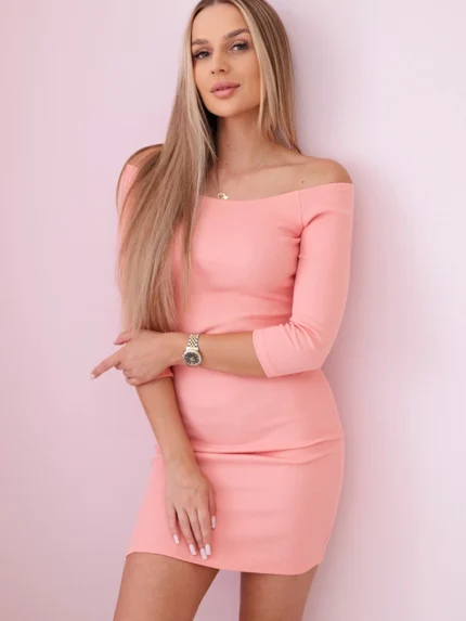 Sukienka dopasowana w prążek morelowa