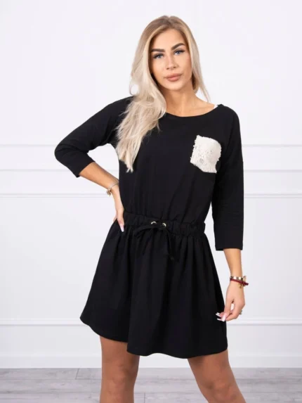 Sukienka z cekinową kieszonką czarna
