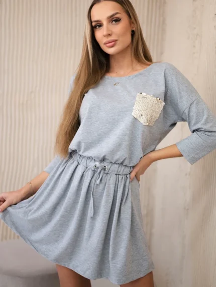 Sukienka z cekinową kieszonką szara