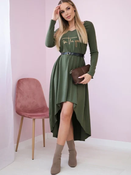 Sukienka z ozdobnym paskiem i napisem khaki
