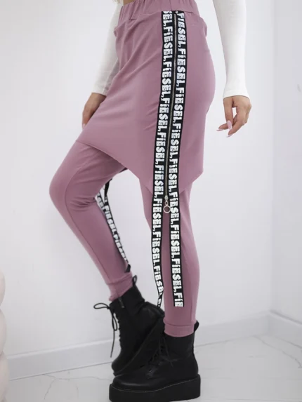 Spodnie/Kombinezon z napisem selfie ciemno różowe