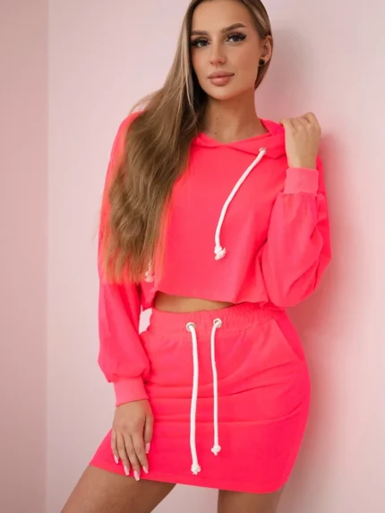 Komplet bluzy ze spódniczką różowy neon