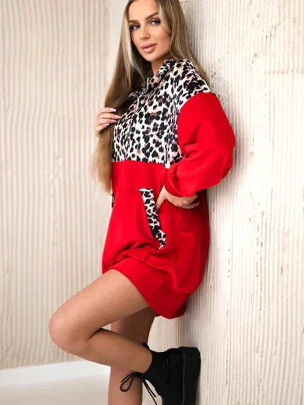 Sukienka welurowa z motywem panterki czerowna