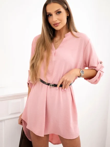 Sukienka z dłuższym tyłem i paskiem pudrowy róż