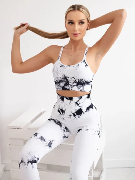 Komplet fitness top + legginsy push up biały
