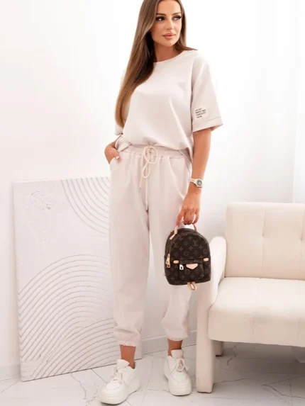 Komplet damski z wiskozy masełko z krótkim rękawem i spodniami beżowy