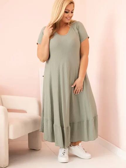 Sukienka damska plus size z krótkim rękawem i falbaną z lekkiej wiskozy khaki