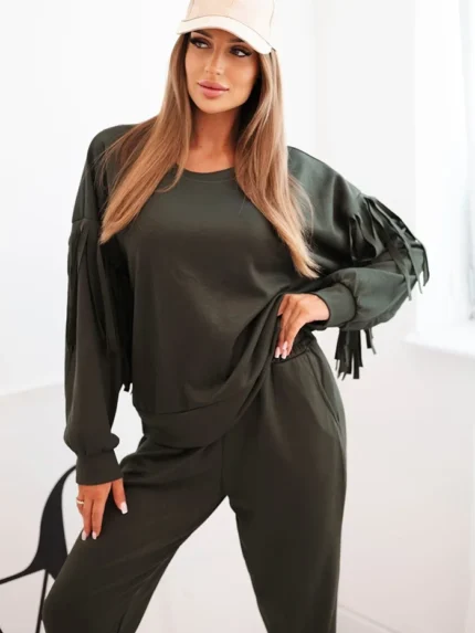 Komplet damski masełkowy z frędzlami na rękawach khaki