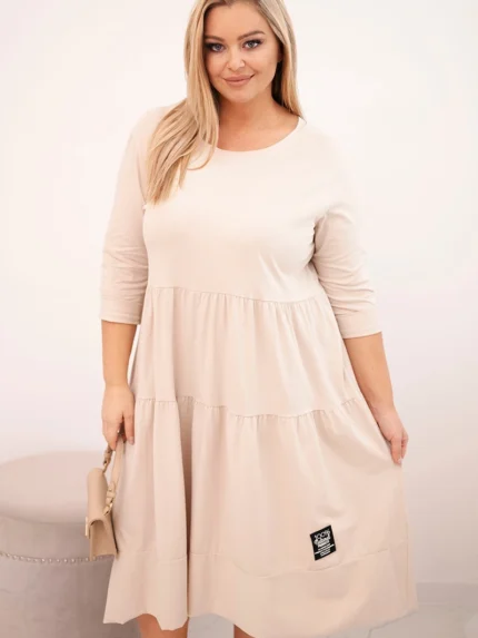 Sukienka damska bawełniana Plus Size z falbanami i podwiniętym rękawem beżowa