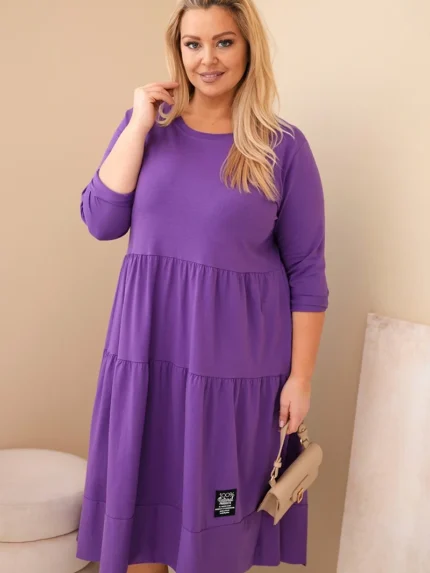 Sukienka damska bawełniana Plus Size z falbanami i podwiniętym rękawem fioletowa