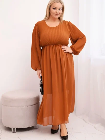 Sukienka plisowana damska Plus Size z wiskozy i z długim rękawem camelowa