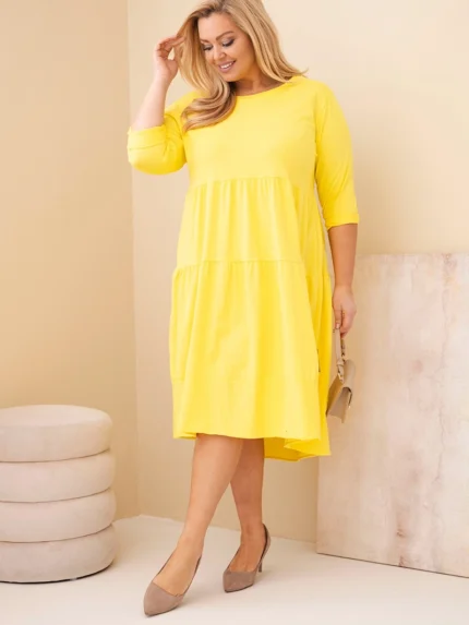 Sukienka damska bawełniana Plus Size z falbanami i podwiniętym rękawem żółta