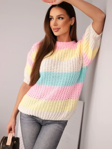 Sweter damski ażurowy w kolorowe pasy z krótkim rękawem jasno różowy