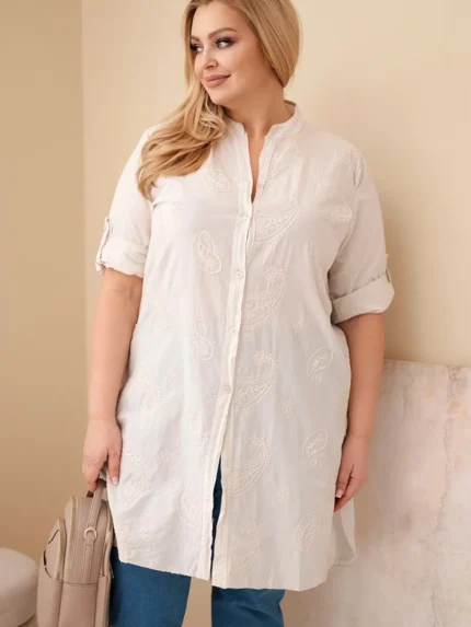 Sukienka damska Plus Size z haftem i podwijanym rękawem beżowa