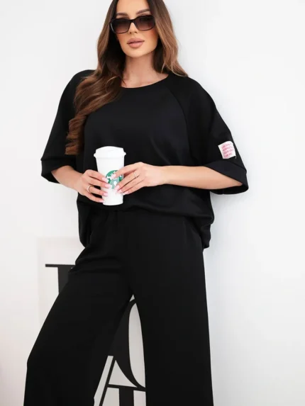 Komplet damski masełkowy z wiskozy bluza i szerokie spodnie czarny