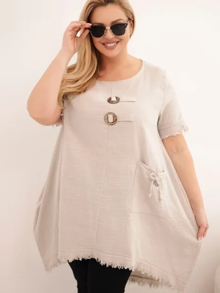 Sukienka damska bawełniana Plus Size z dłuższym tyłem i kieszenią beżowa