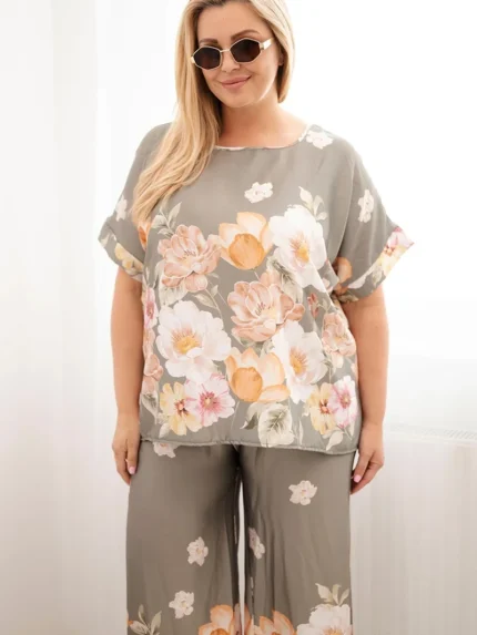 Komplet damski Plus Size z bluzką i spodniami w kwiaty z szeroką nogawką khaki