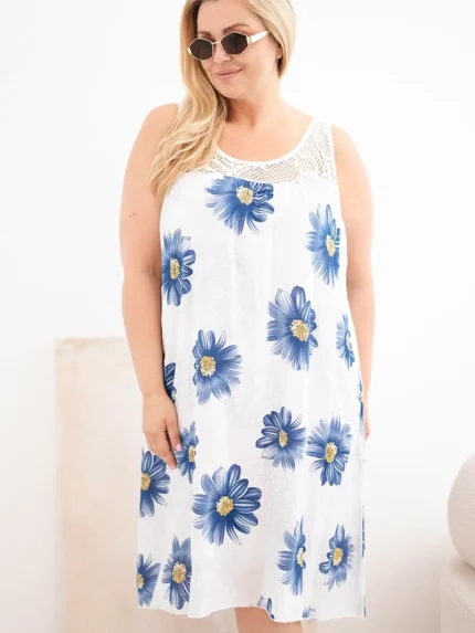 Sukienka damska Plus Size wiskozowa w kwiaty z koronkowym dekoltem biała