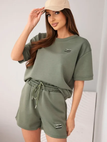 Komplet damski wiskozowy masełko z bluzką i krótkimi spodenkami khaki